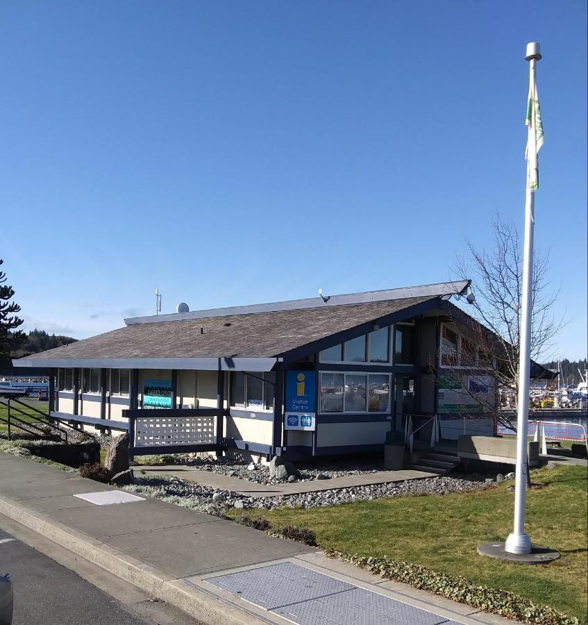 Haida Way Motor Inn Port McNeill Buitenkant foto