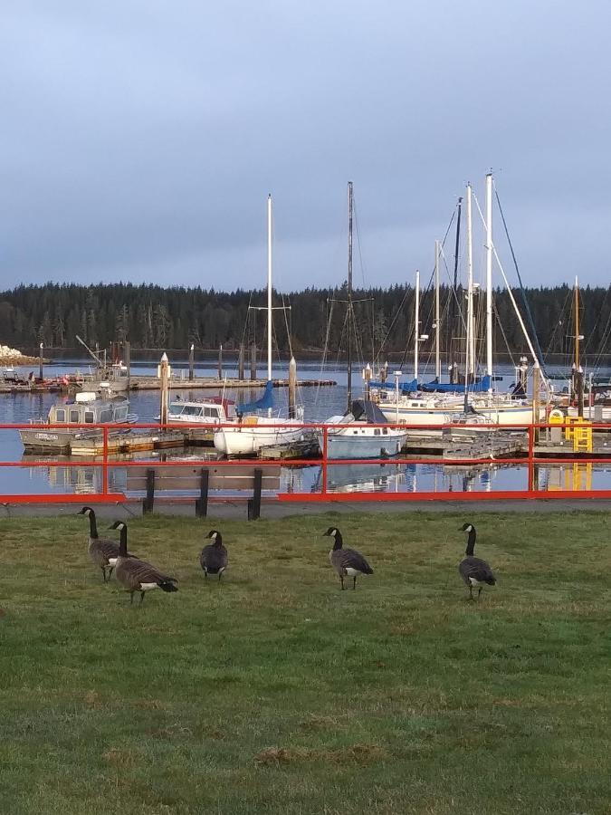 Haida Way Motor Inn Port McNeill Buitenkant foto